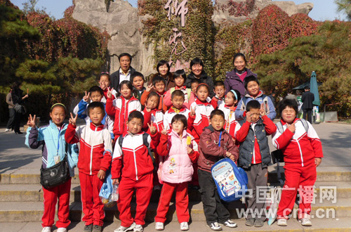 农村小学生兼职北京动物园“环保大使”