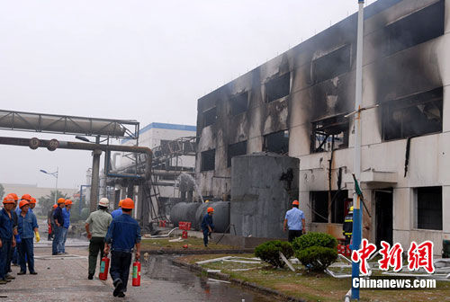 浙江台州化工厂爆炸百米外玻璃全碎无人员伤亡