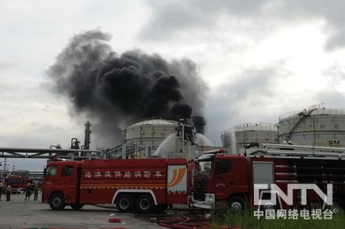 广东惠州一化工储罐起火五市消防联手五小时扑灭