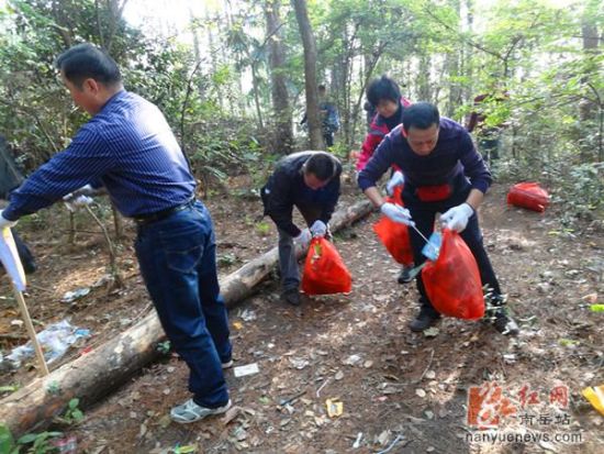 南岳区开展“爱我南岳，保护名山”绿色环保行活动