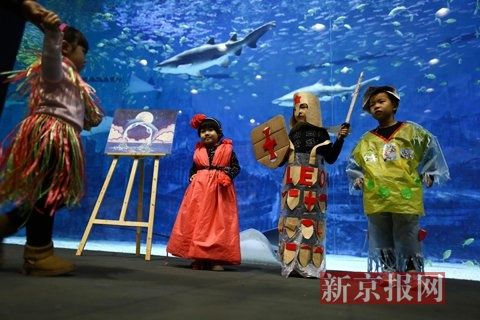 北京海洋馆第四届环保书画展开幕