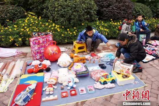 重庆年末最大规模车尾集市近百位车主推环保迎新